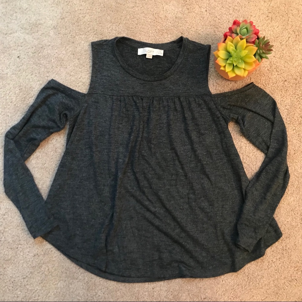 💕Host Pick💕 LOFT Petites Cold Shoulder Top